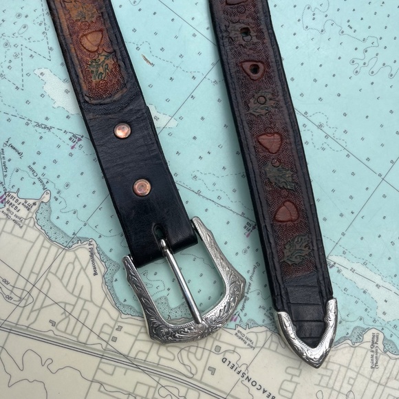 Vintage 90s Acorn / Oak Leaf Tooled Belt - Picture 2 of 3